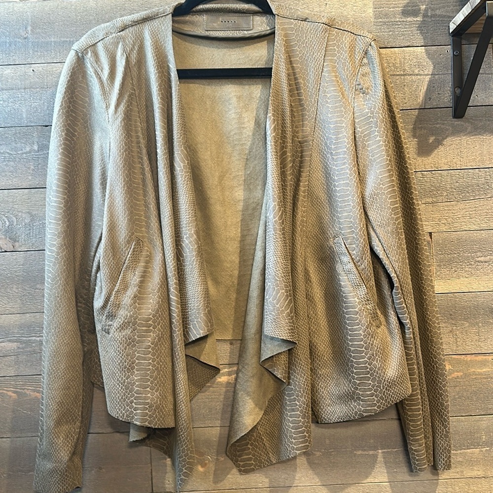[BLANK NYC] Size large olive green snake print blazer jacket